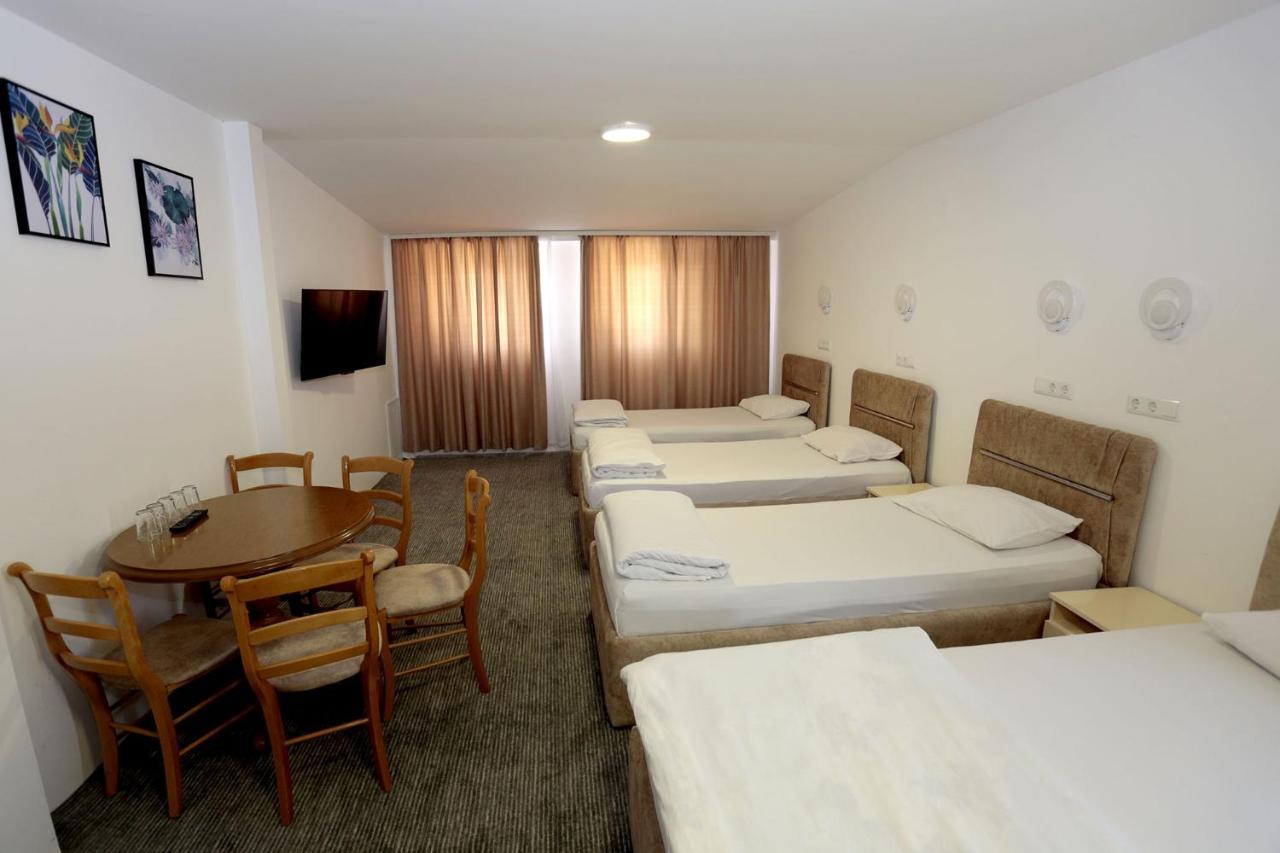 Pansion Kipovi Bed & Breakfast Tuzla Bagian luar foto
