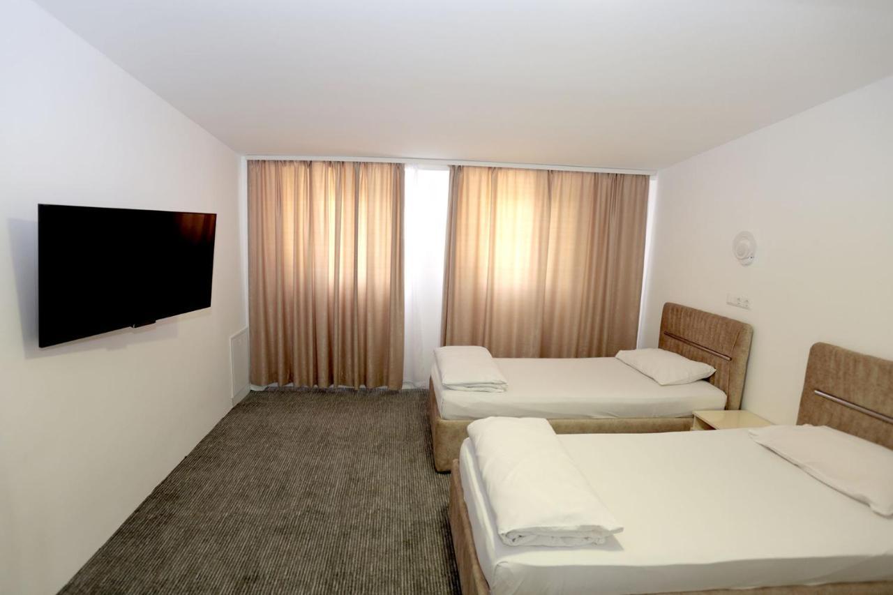 Pansion Kipovi Bed & Breakfast Tuzla Bagian luar foto