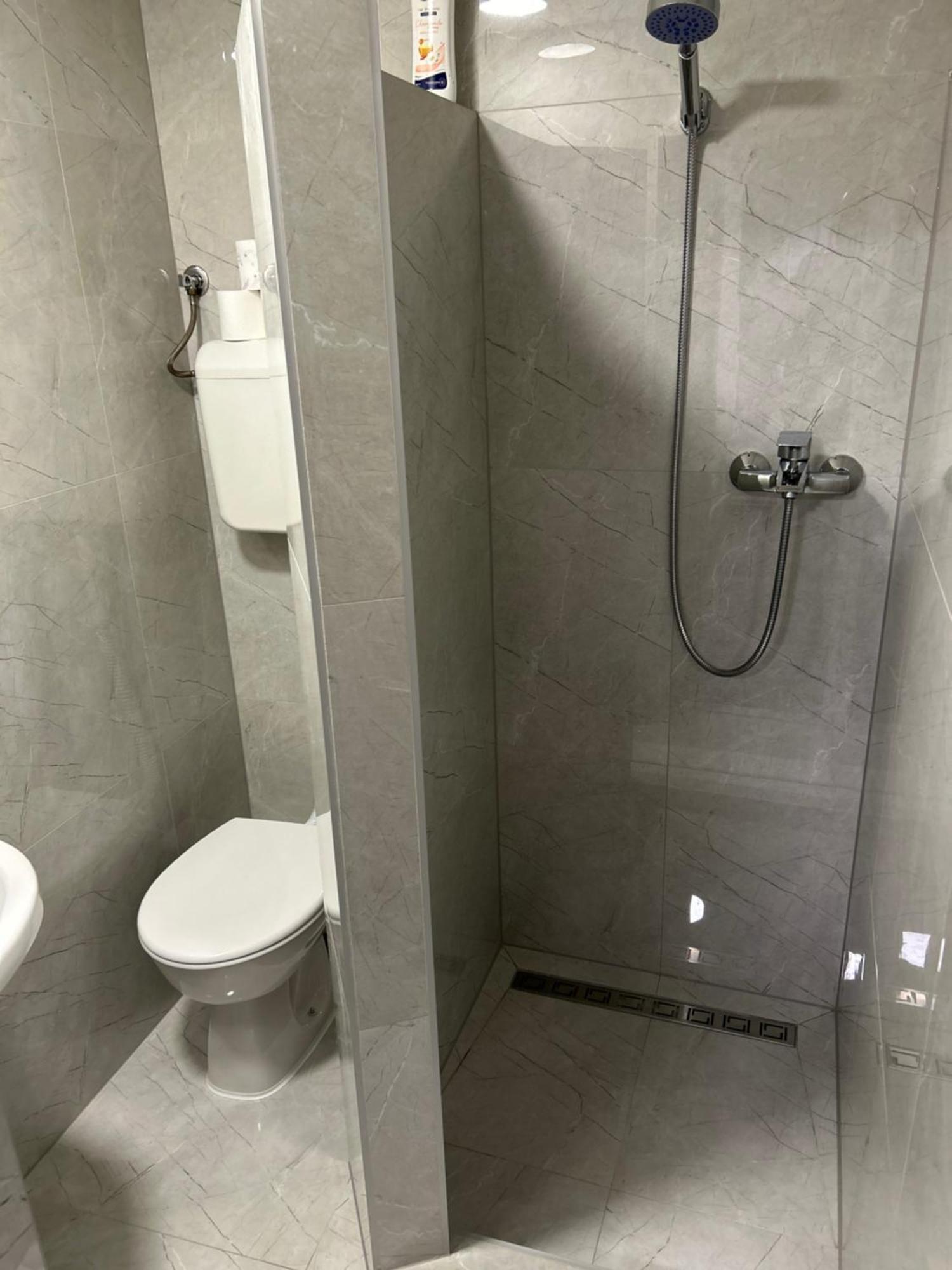 Pansion Kipovi Bed & Breakfast Tuzla Bagian luar foto