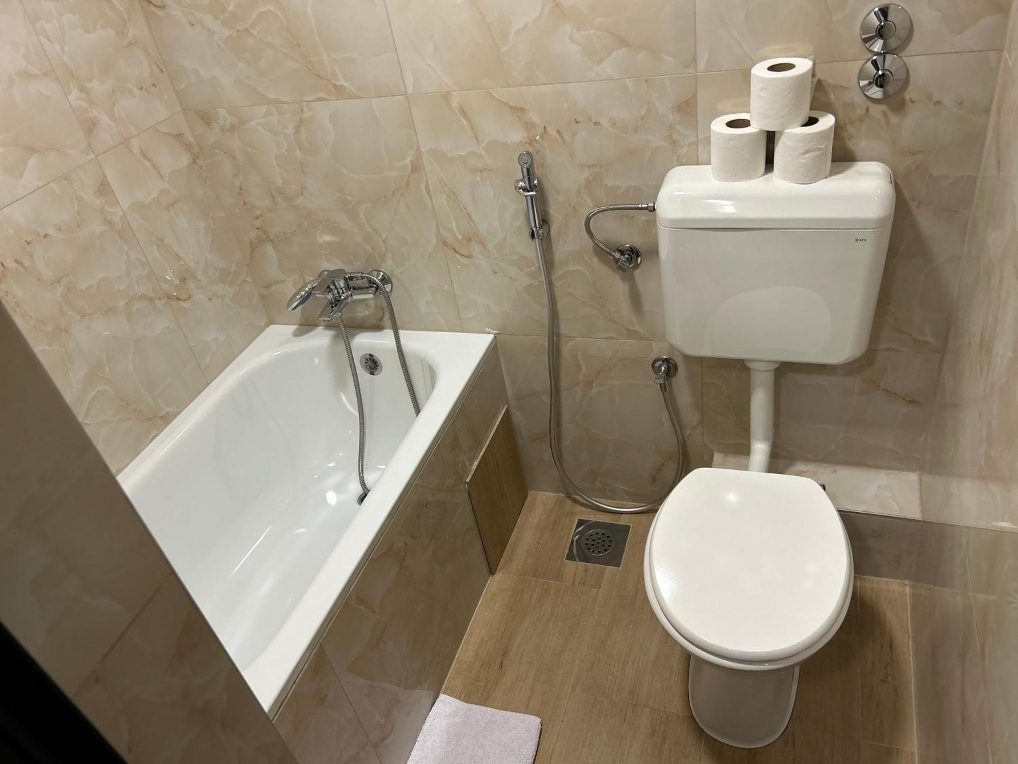 Pansion Kipovi Bed & Breakfast Tuzla Bagian luar foto