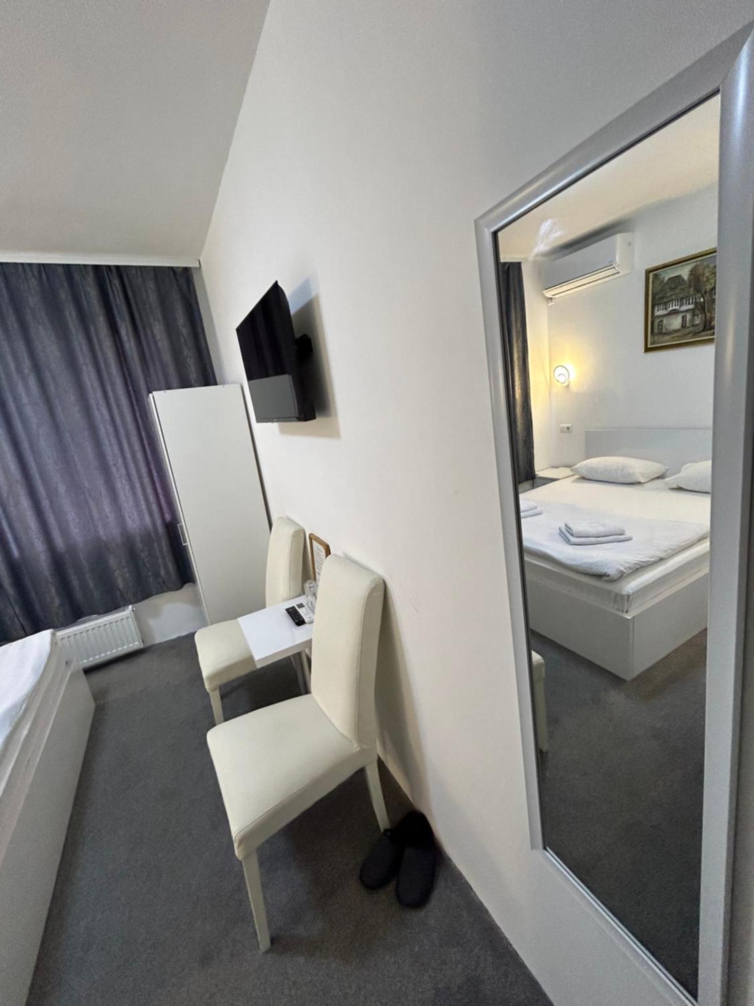 Pansion Kipovi Bed & Breakfast Tuzla Bagian luar foto