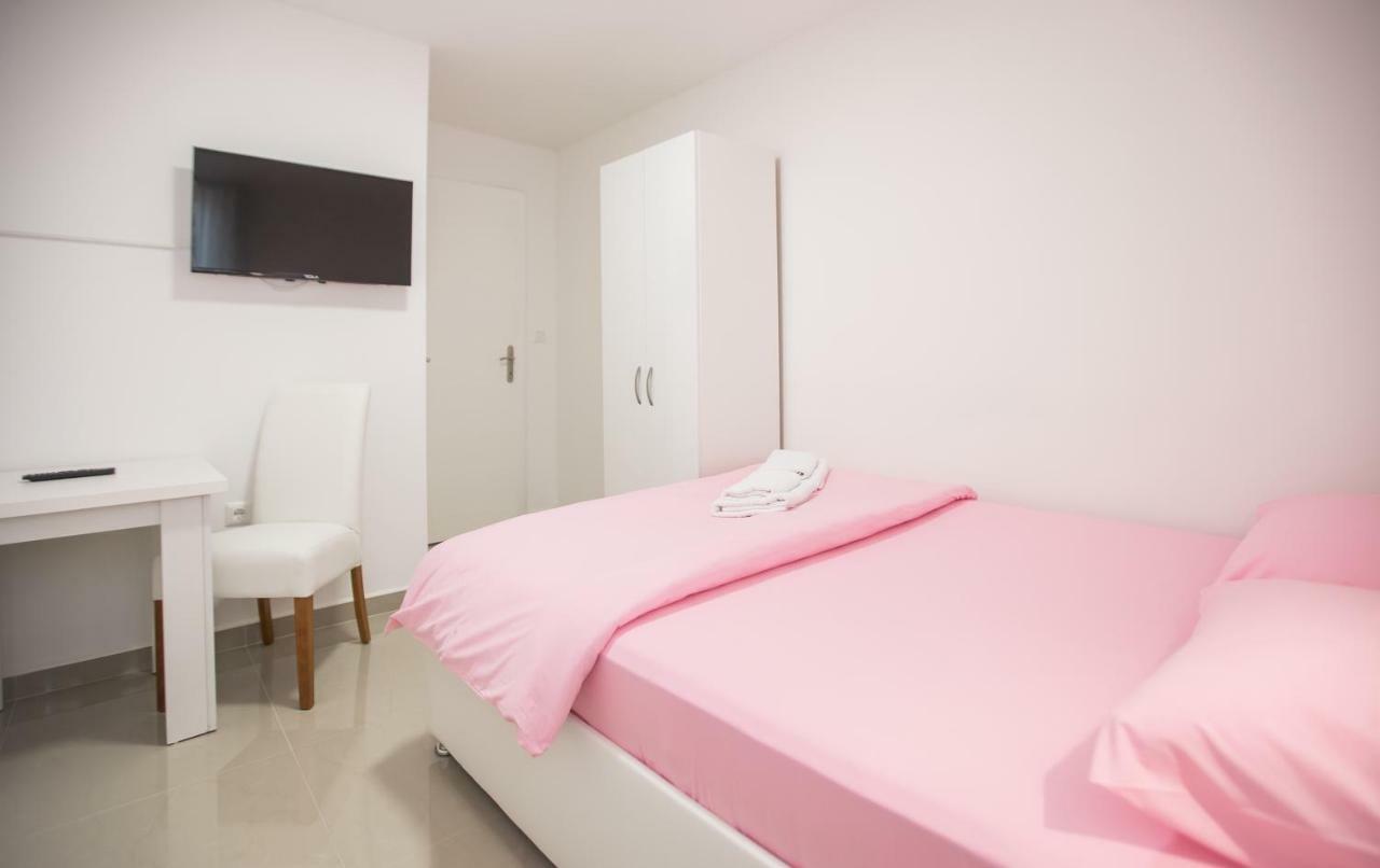 Pansion Kipovi Bed & Breakfast Tuzla Bagian luar foto