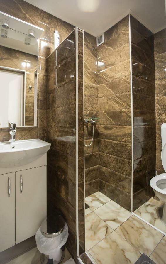 Pansion Kipovi Bed & Breakfast Tuzla Bagian luar foto